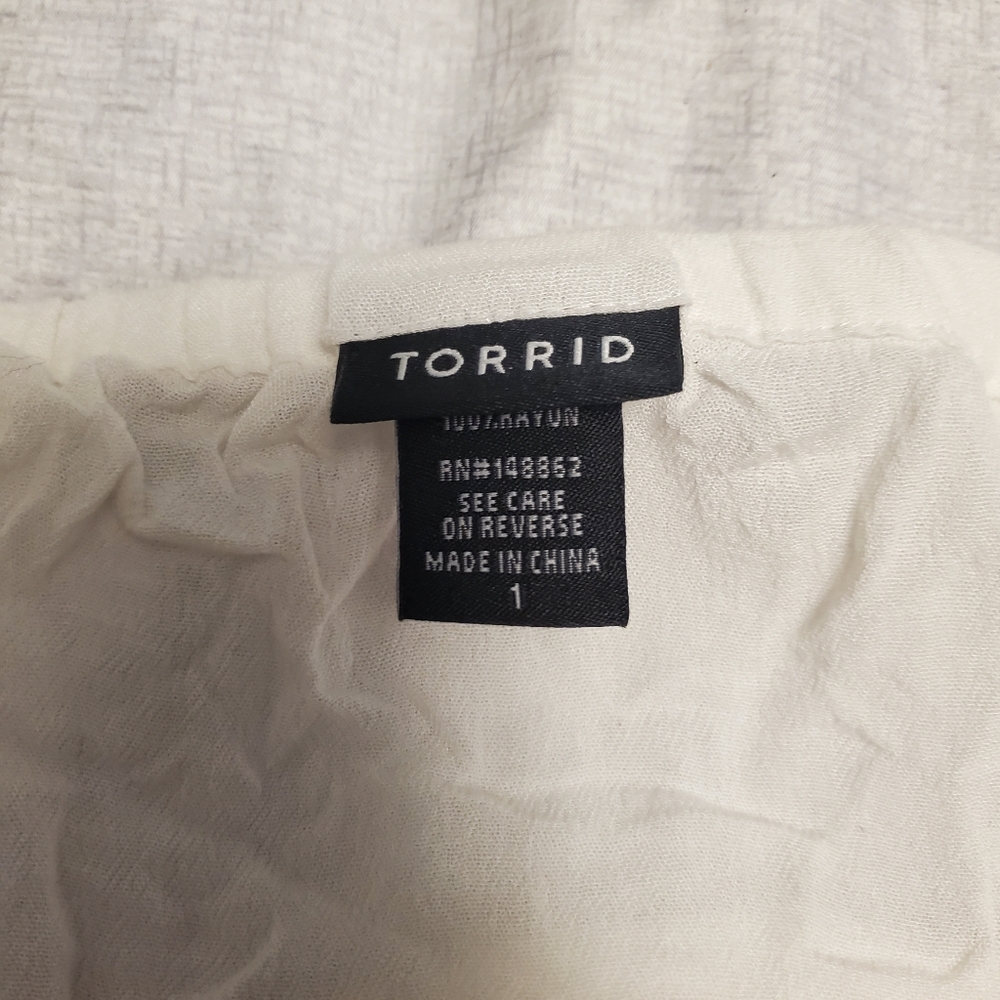 Torrid cream tank top - Picture 6 of 7